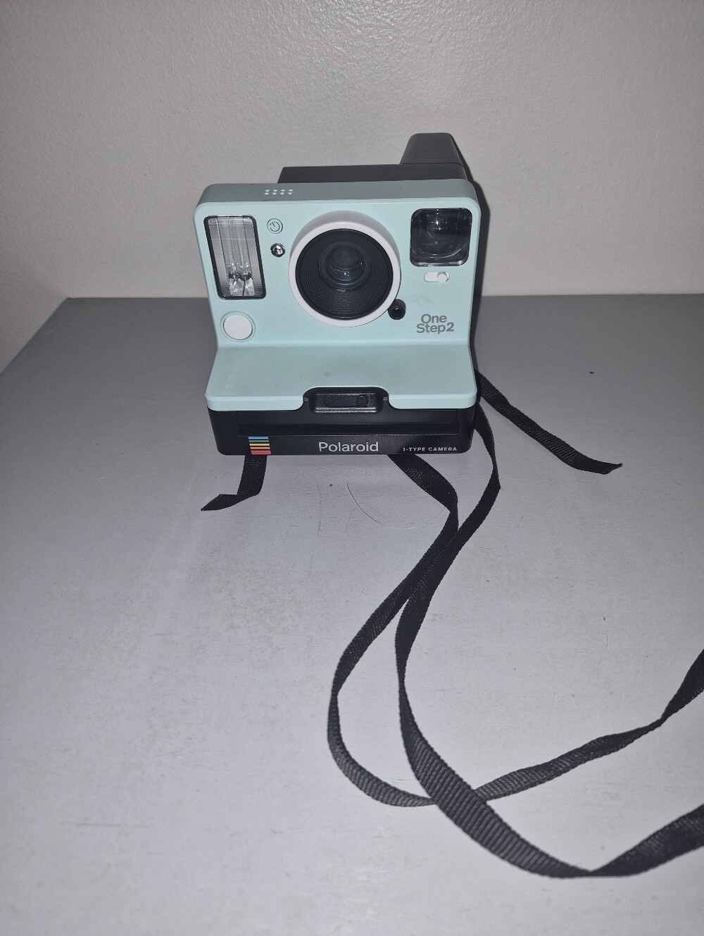 Limited Edition Polaroid OneStep 2 Instant Camera - Mint Green & Black - Picture 2 of 2